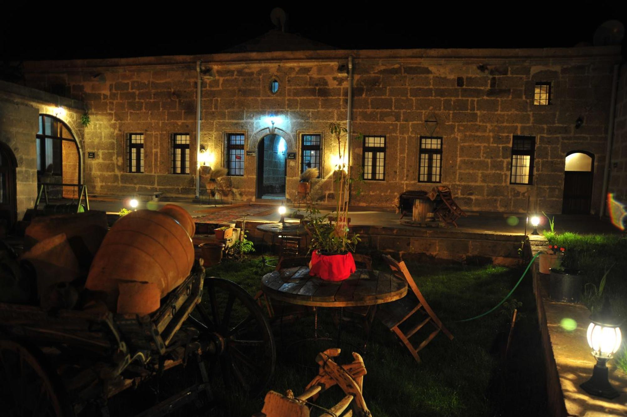 Osmanoglu Hotel Guzelyurt Exterior photo